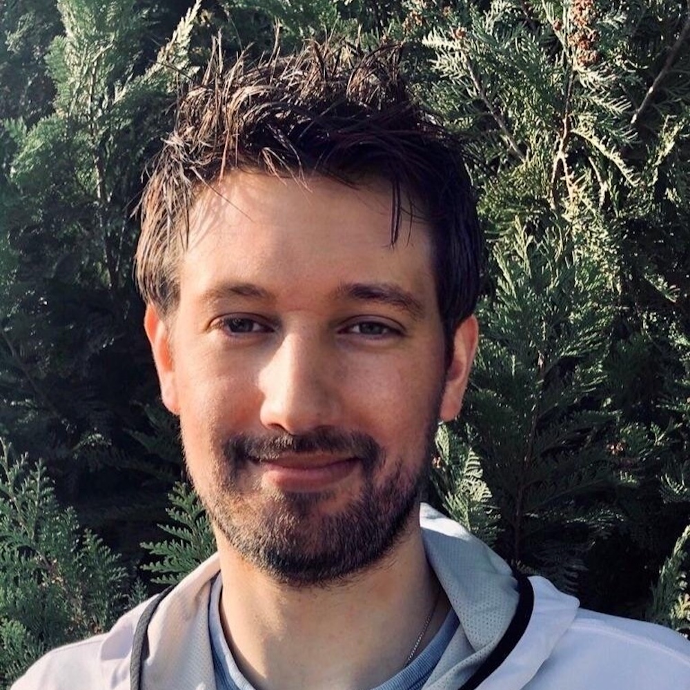 Tennistrainer Max über StringZone und die Bedeutung von Tennissaiten